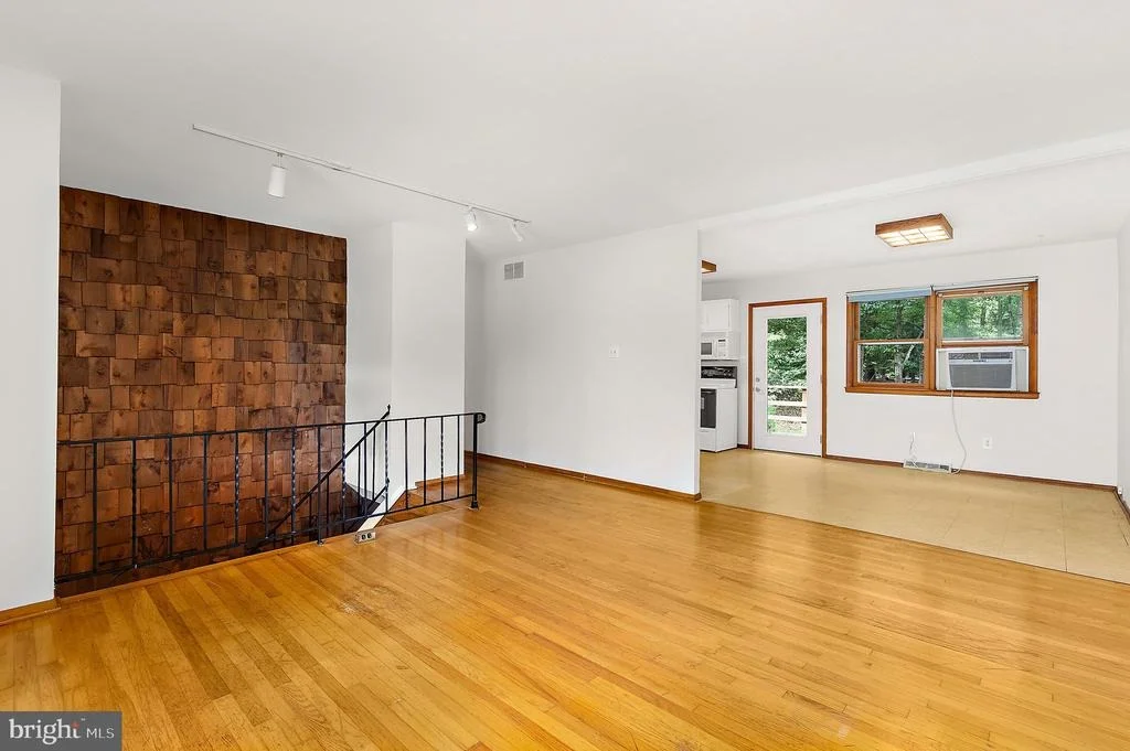 Photo of 130 CIRCLE ROAD