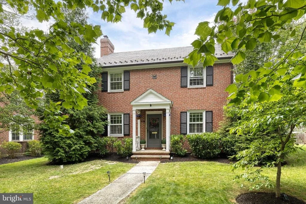 Photo of 336 BROADMOOR ROAD