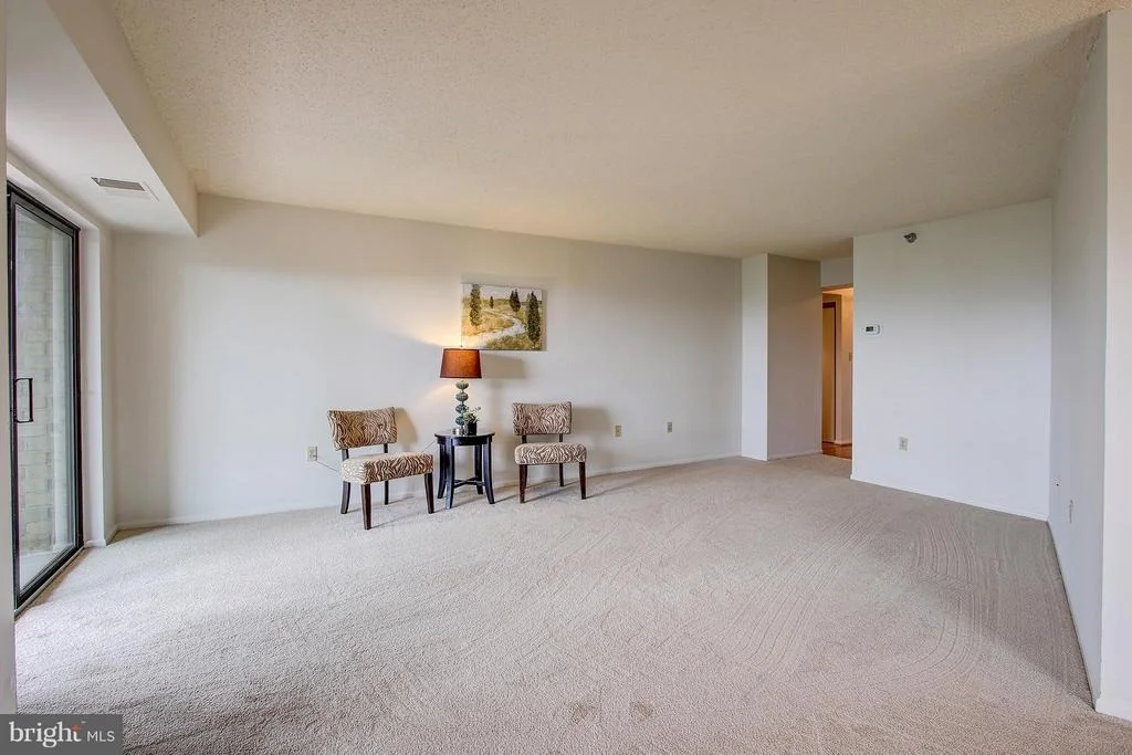 Photo of Unit 1018 at 15100 INTERLACHEN DRIVE
