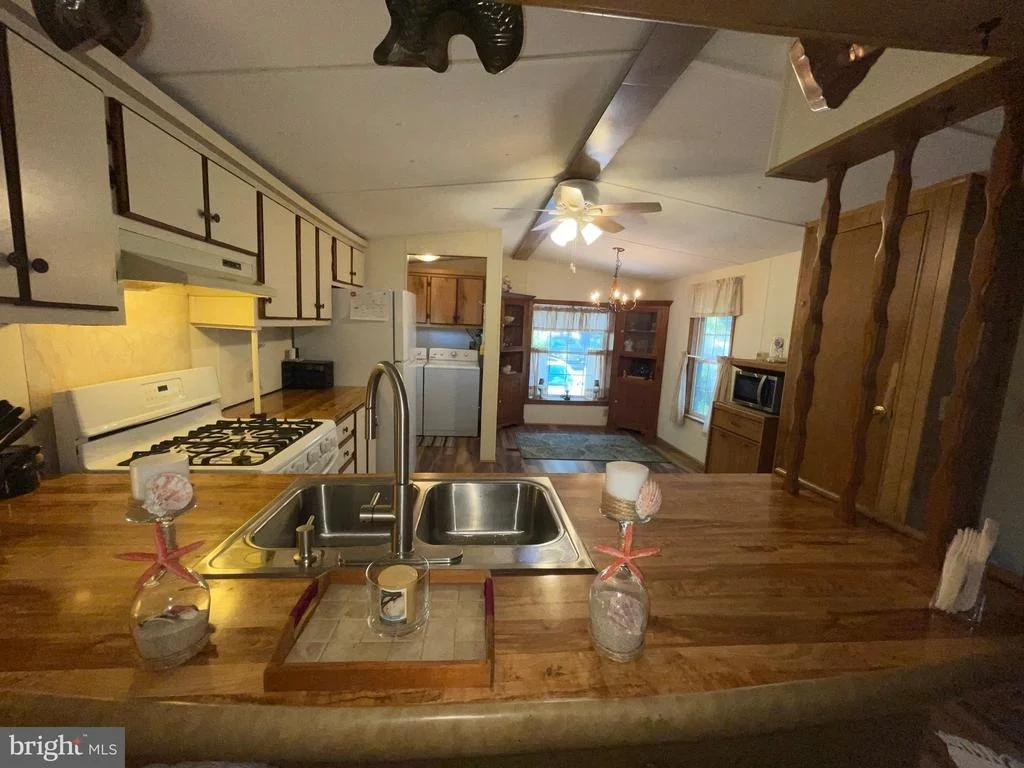 Photo of 33476 DAISY STREET