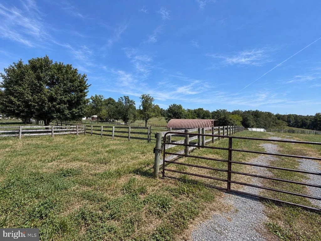 Photo of 4719 RIDGE ROAD