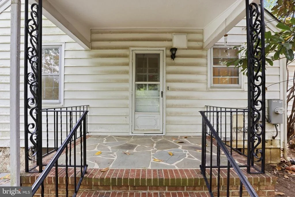 Photo of 411 LUDLOW ROAD