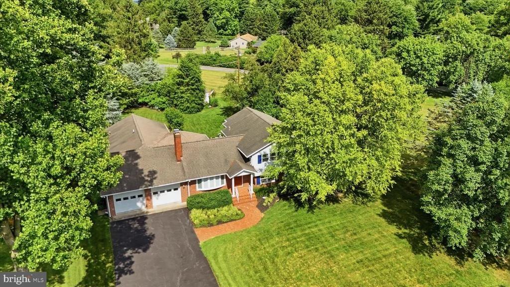 Photo of 6796 SUNNYBROOK DRIVE