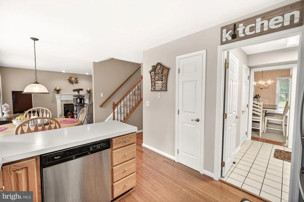 Photo of 2094 E GREENLEAF DRIVE