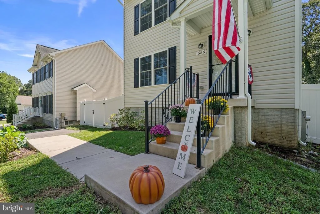 Photo of 556 SUNSET KNOLL ROAD