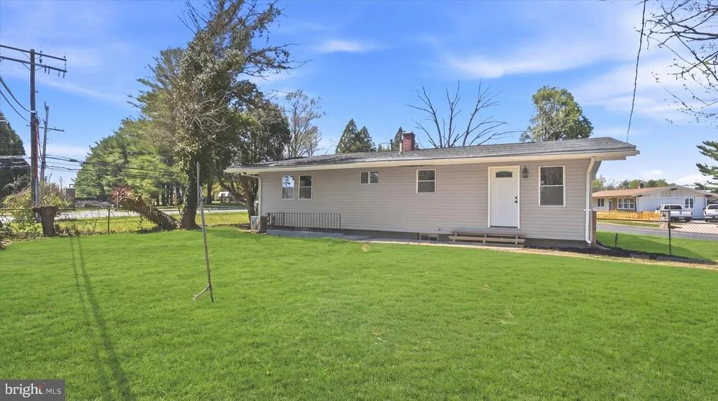 Photo of 3901 TIVERTON ROAD