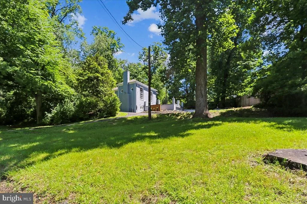 Photo of 12811 LACY DRIVE