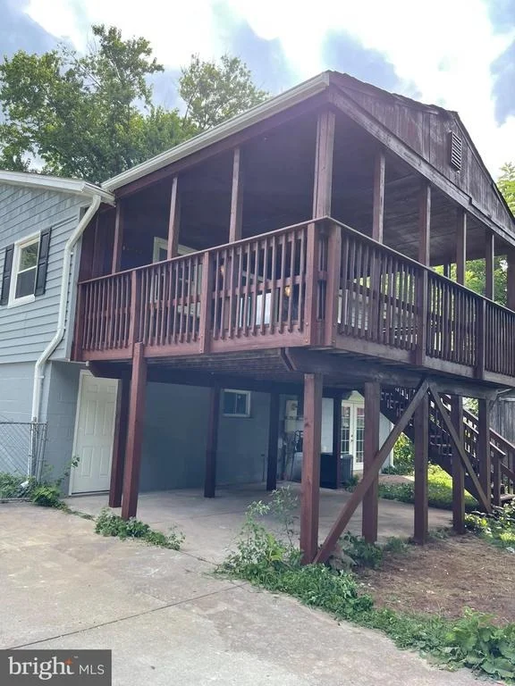 Photo of 610 W NETTLE TREE ROAD