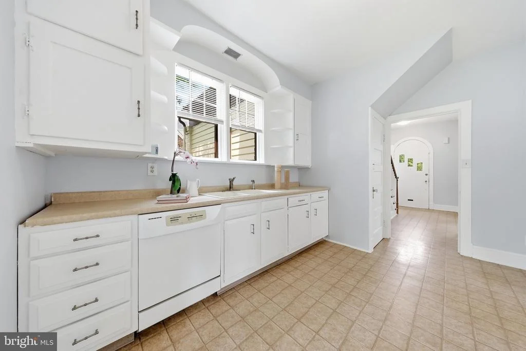 Photo of 408 CARROLL PARKWAY