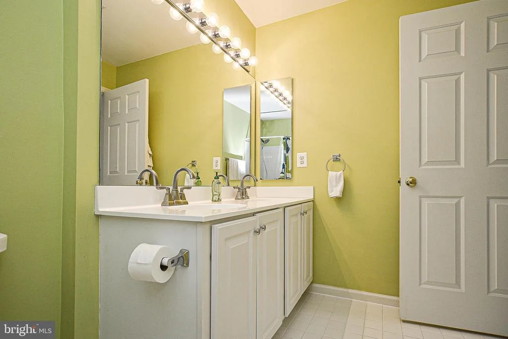 Photo of 26139 MURREY DRIVE