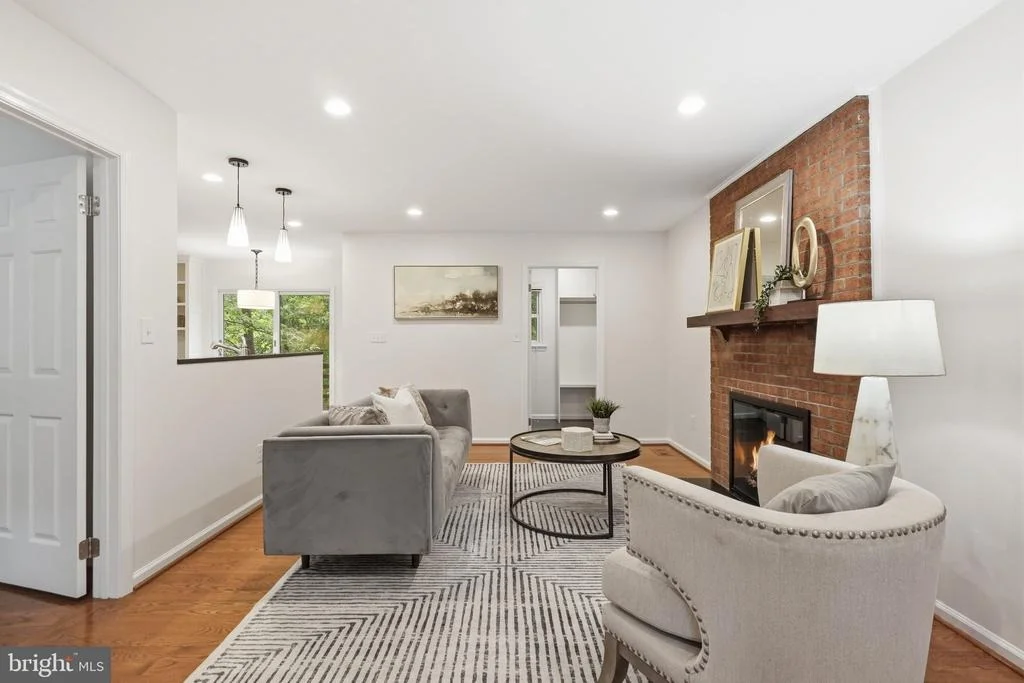 Photo of 10811 MIDSUMMER DRIVE