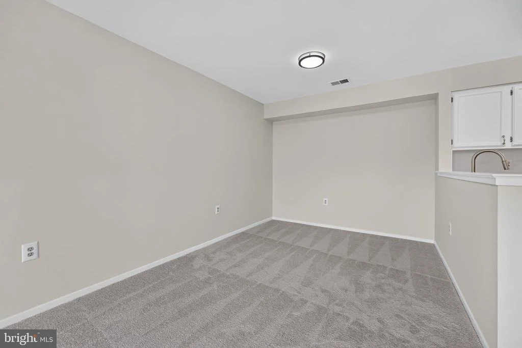 Photo of Unit B at 7710 LEXTON PLACE