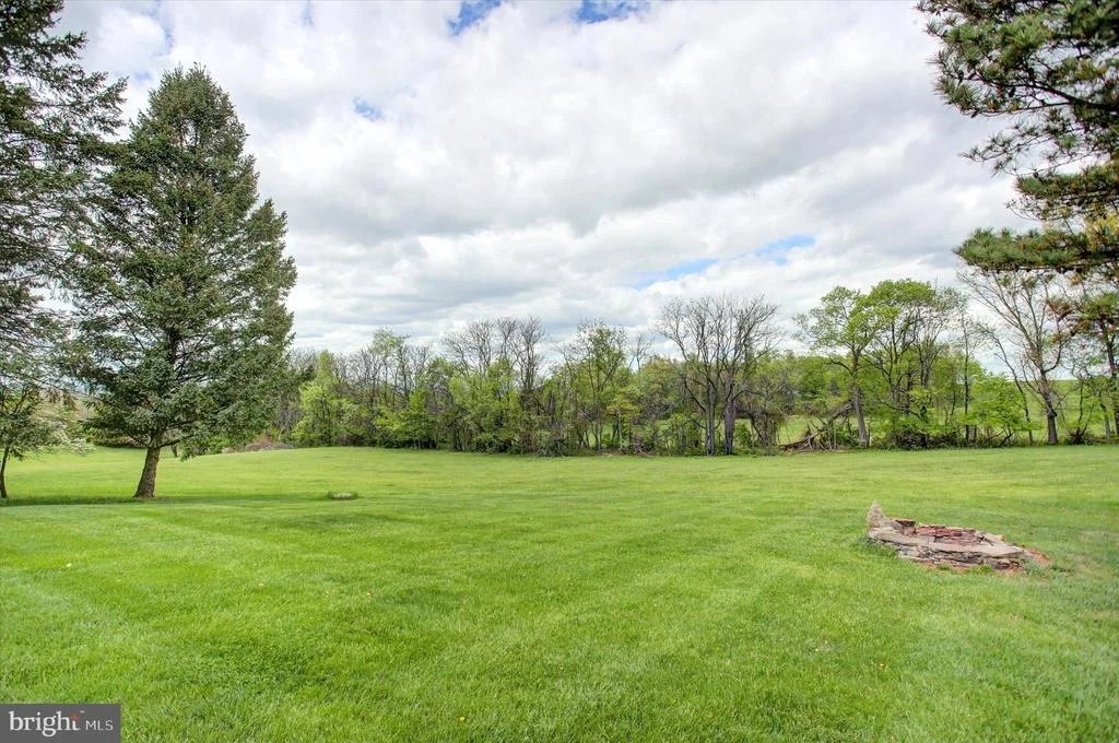 Photo of 8001 MAPLEVILLE ROAD