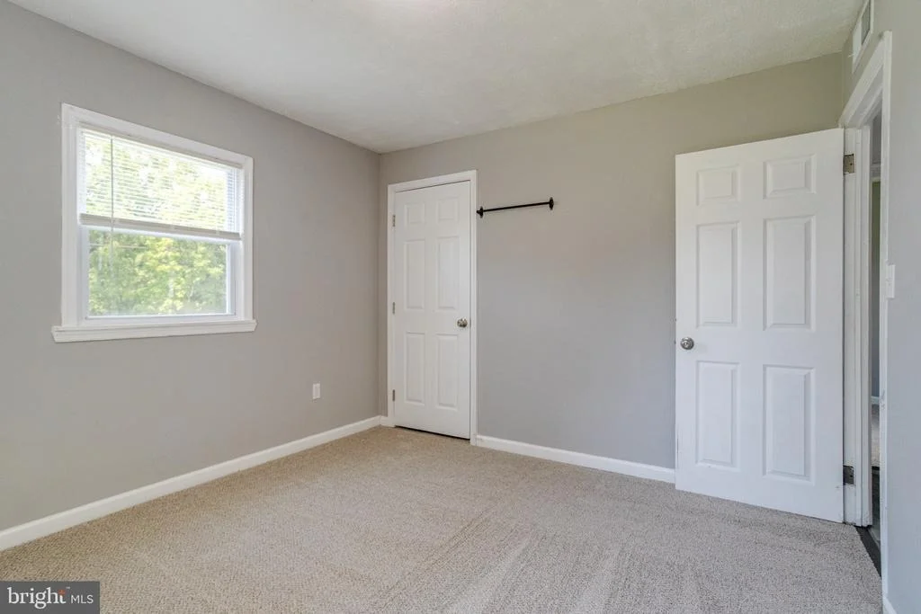 Photo of 215 GLIDER DRIVE