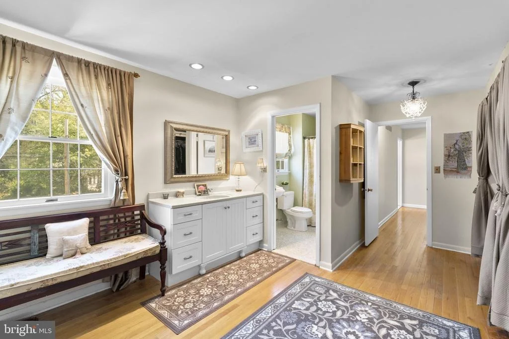 Photo of 5008 LAKE CIRCLE W
