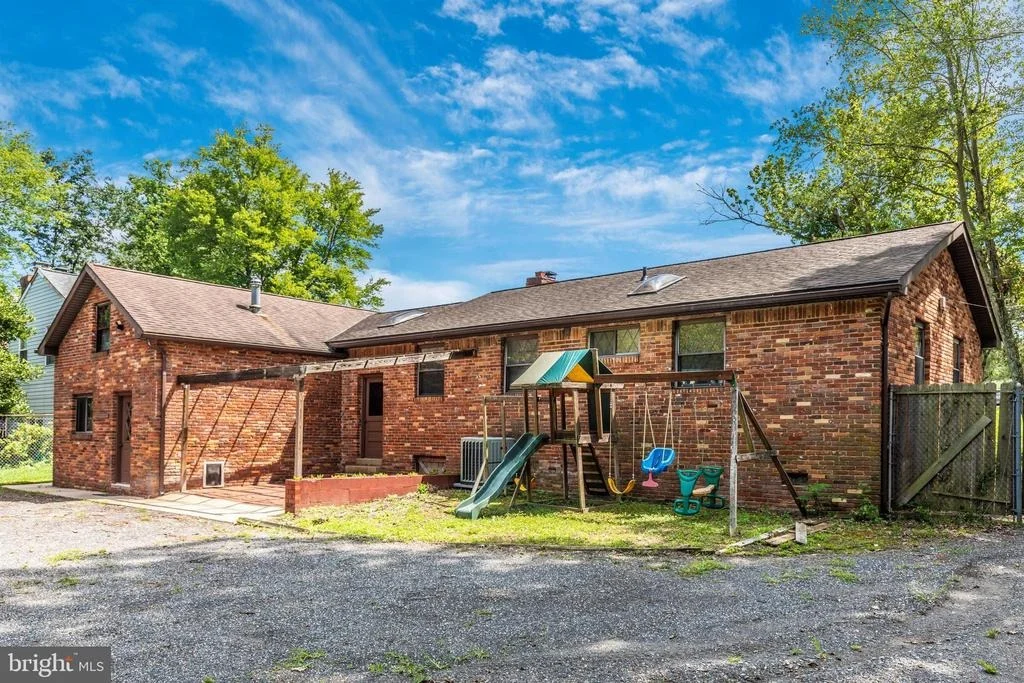 Photo of 5912 MAPLE TERRACE