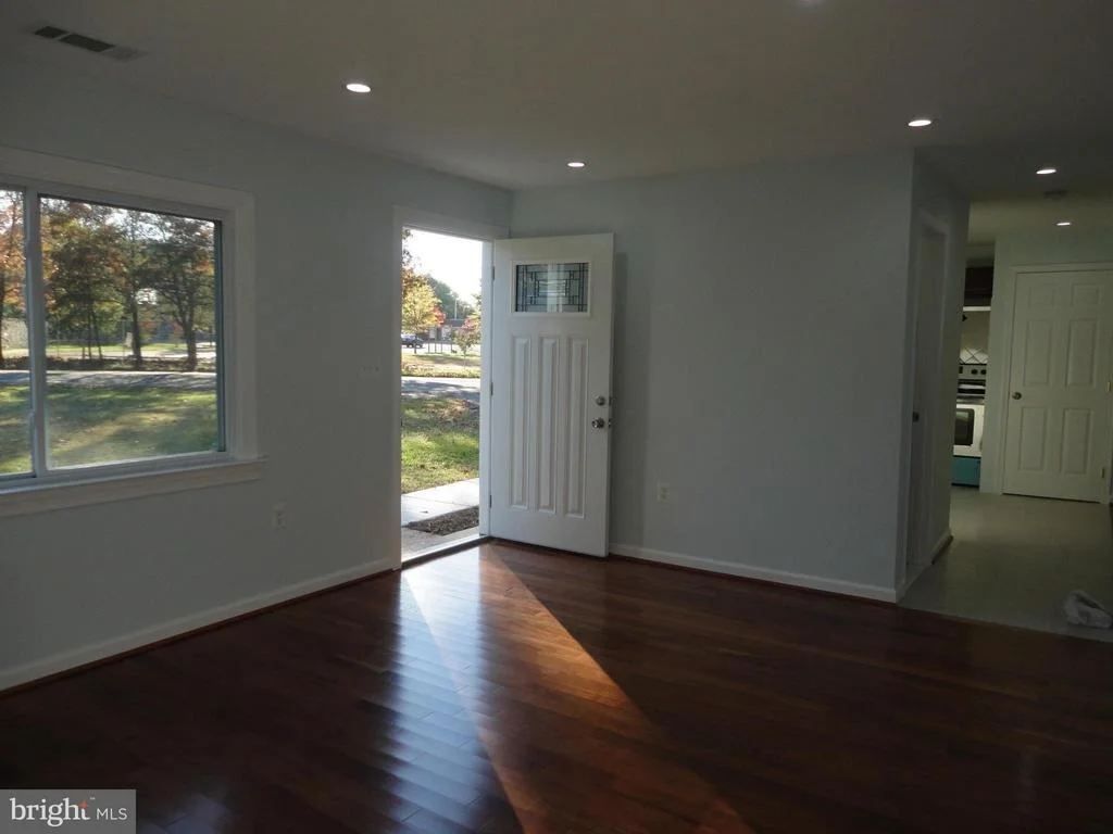 Photo of 6101 MAIN STREET
