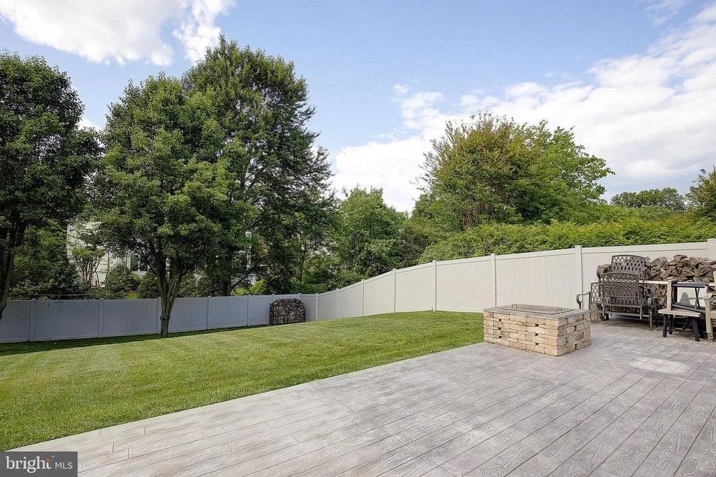 Photo of 2424 VALLEY BROOK LANE