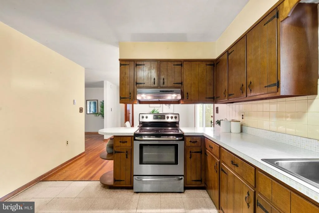 Photo of 7517 RACE ROAD