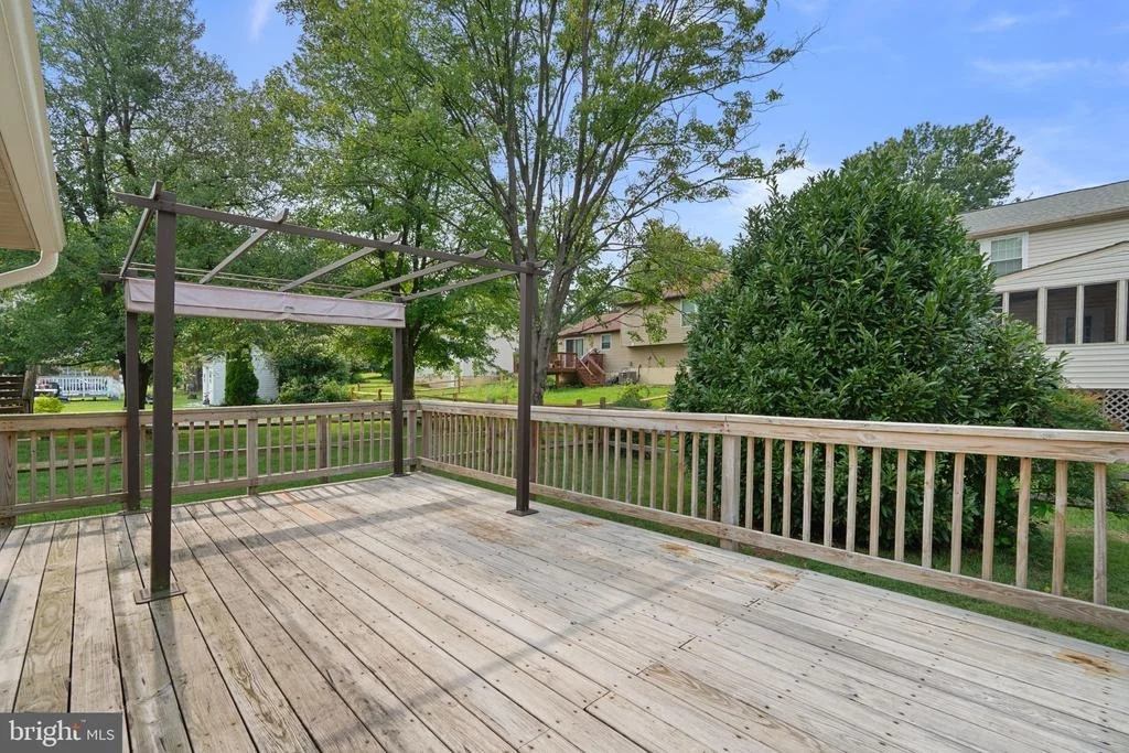 Photo of 8064 RED JACKET WAY
