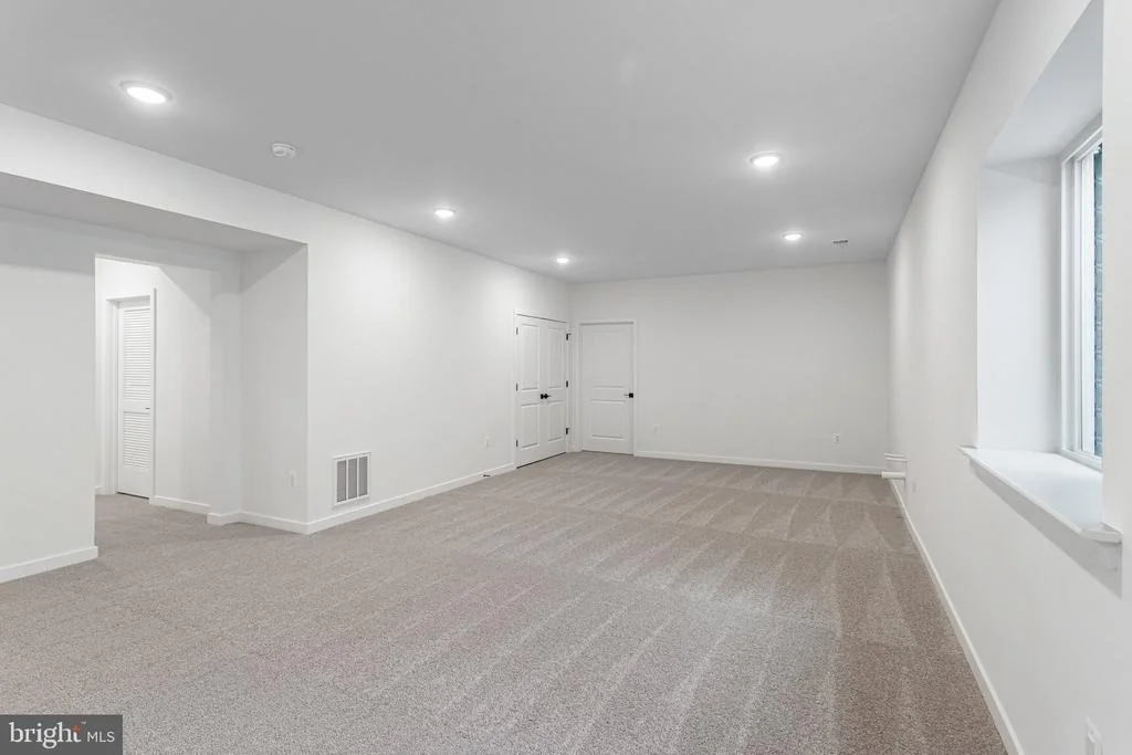 Photo of 2079 SPRINGVALE DRIVE