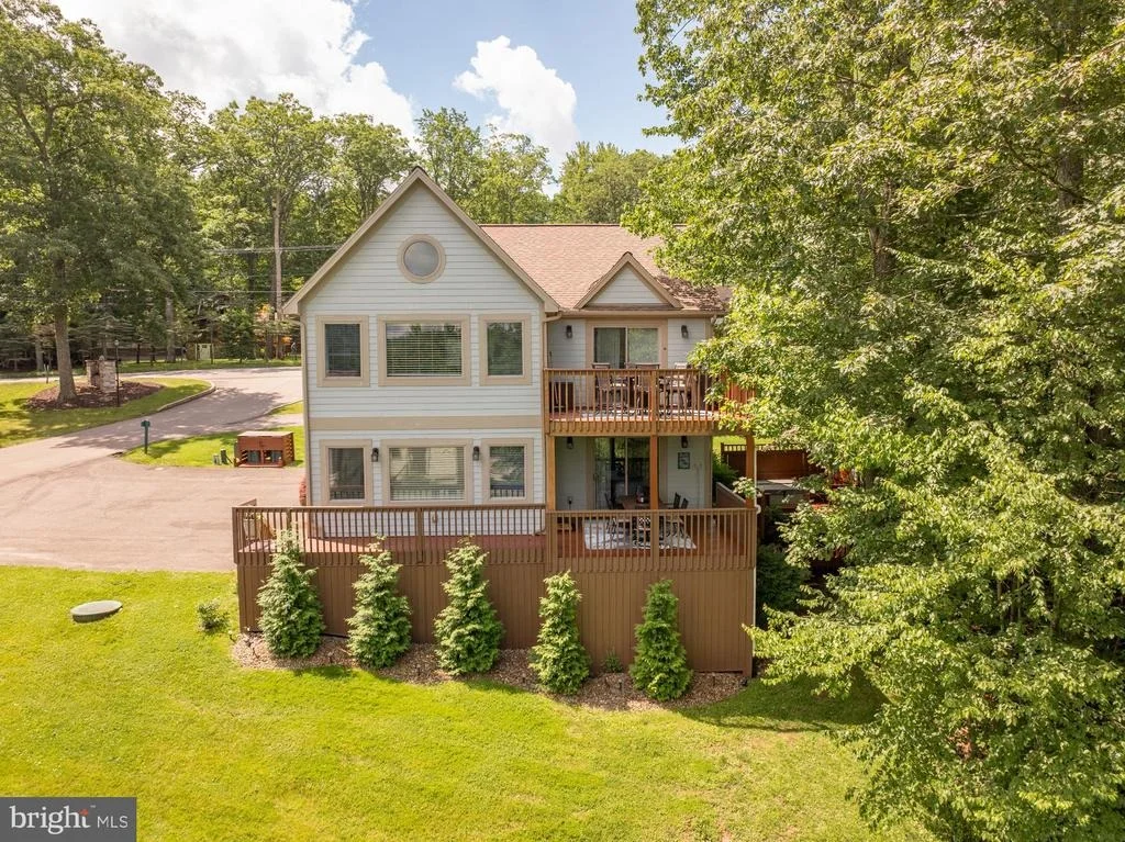 Photo of 25 SILVER TREE LANE
