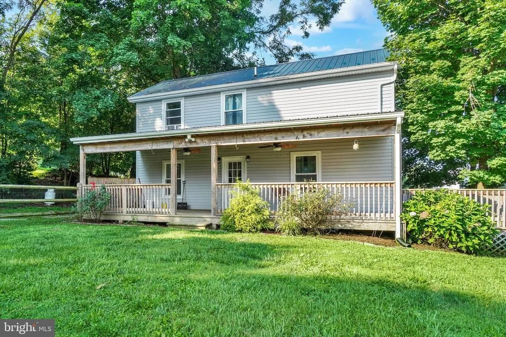 Photo of 1004 MAIN STREET
