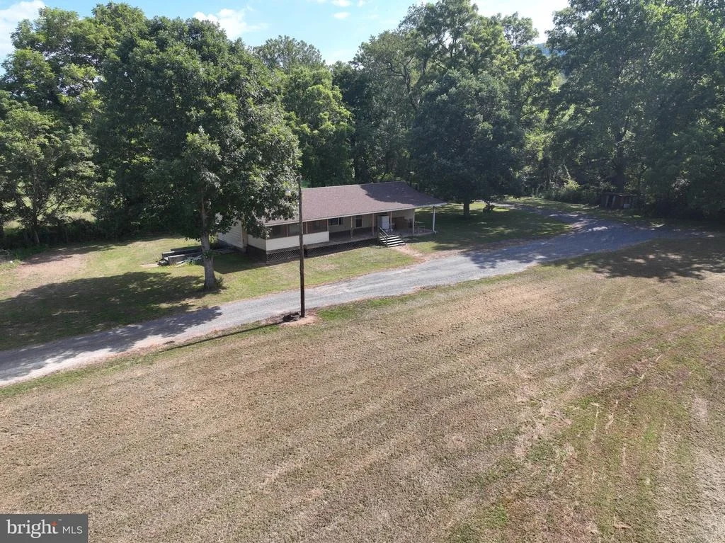 Photo of 13900 SCHELLSBURG ROAD