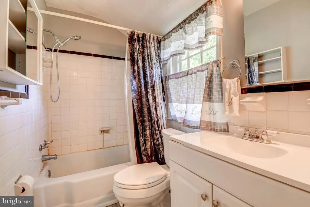 Photo of 231 WHITMOOR TERRACE