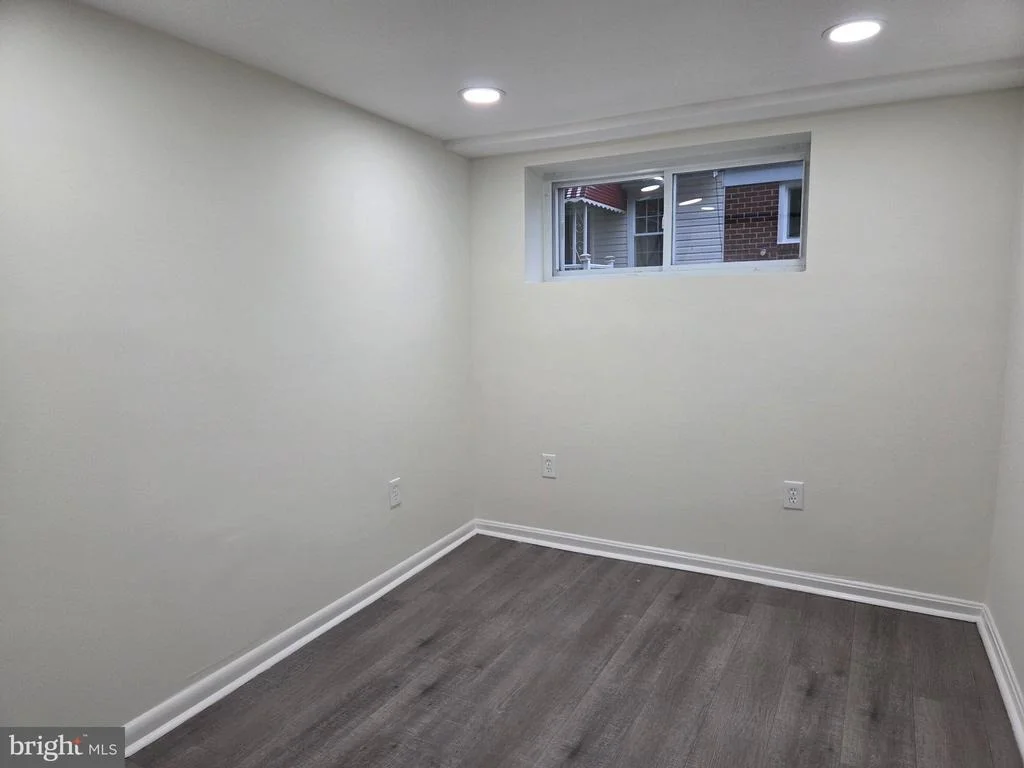 Photo of 5912 WINNER AVENUE