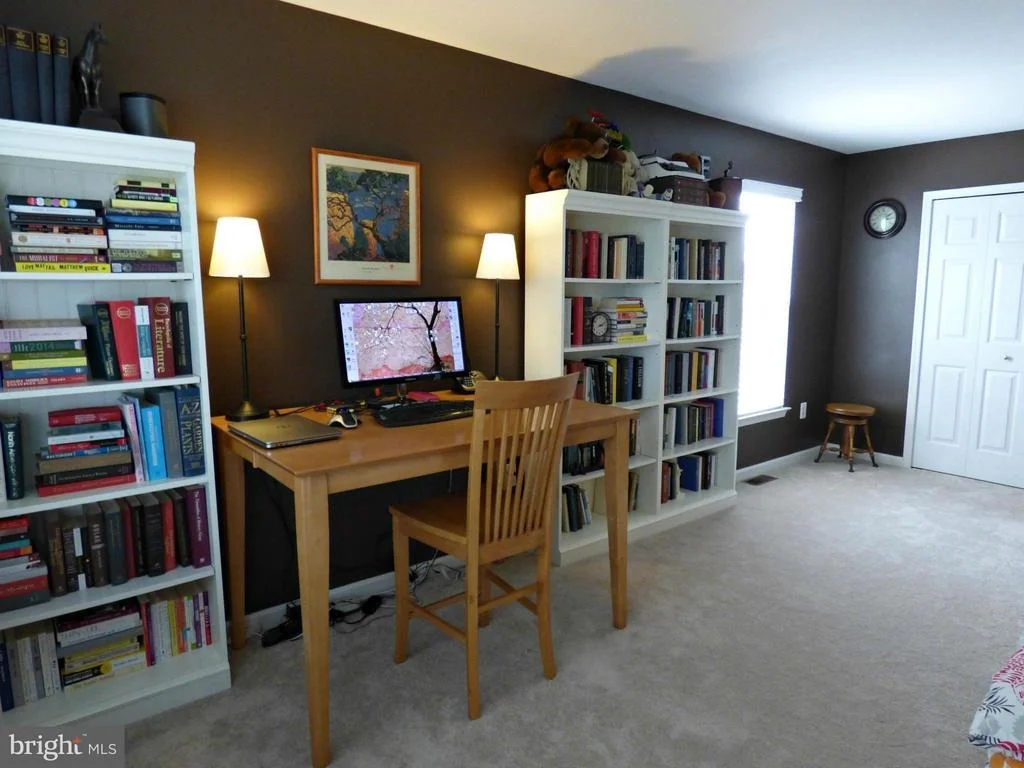 Photo of 6852 SNOWDEN COURT