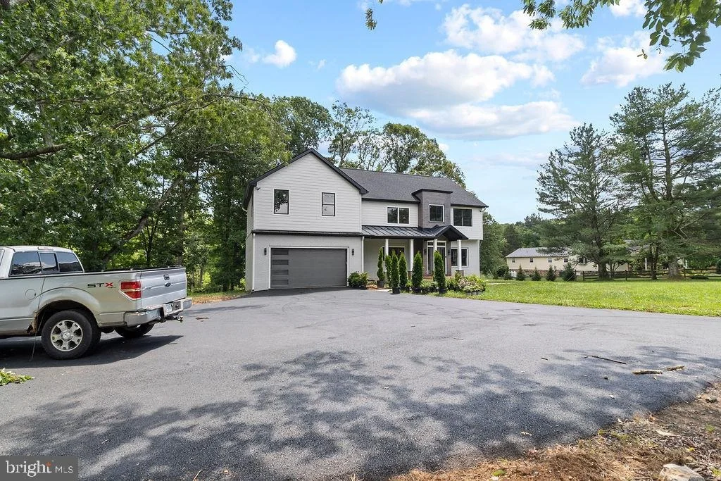 Photo of 5719 BEVERLEYS MILL ROAD