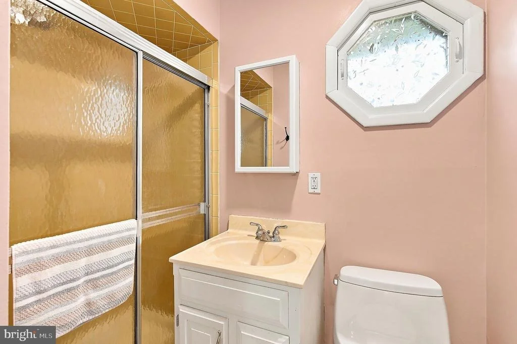Photo of 2215 LONGWOOD DRIVE