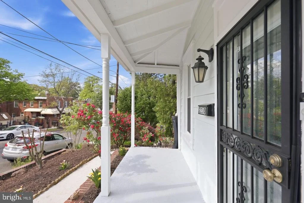Photo of 2210 BRYAN PLACE SE