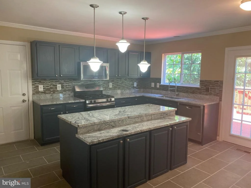 Photo of 5442 SIR DOUGLAS DRIVE