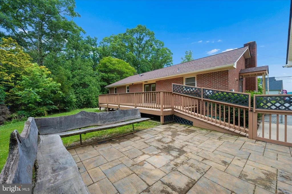 Photo of 7052 LINGANORE ROAD
