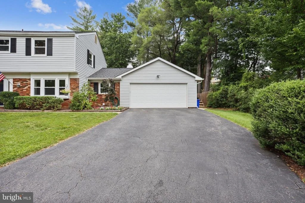 Photo of 14020 RIPPLING BROOK DRIVE