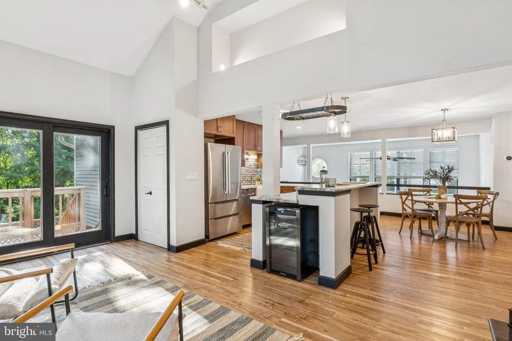 Photo of 910 LANGDON COURT