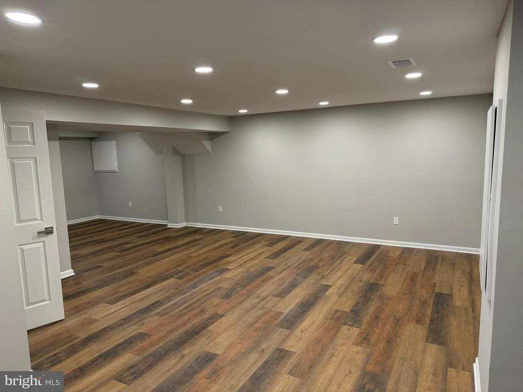 Photo of 6111 RICHMANOR TERRACE