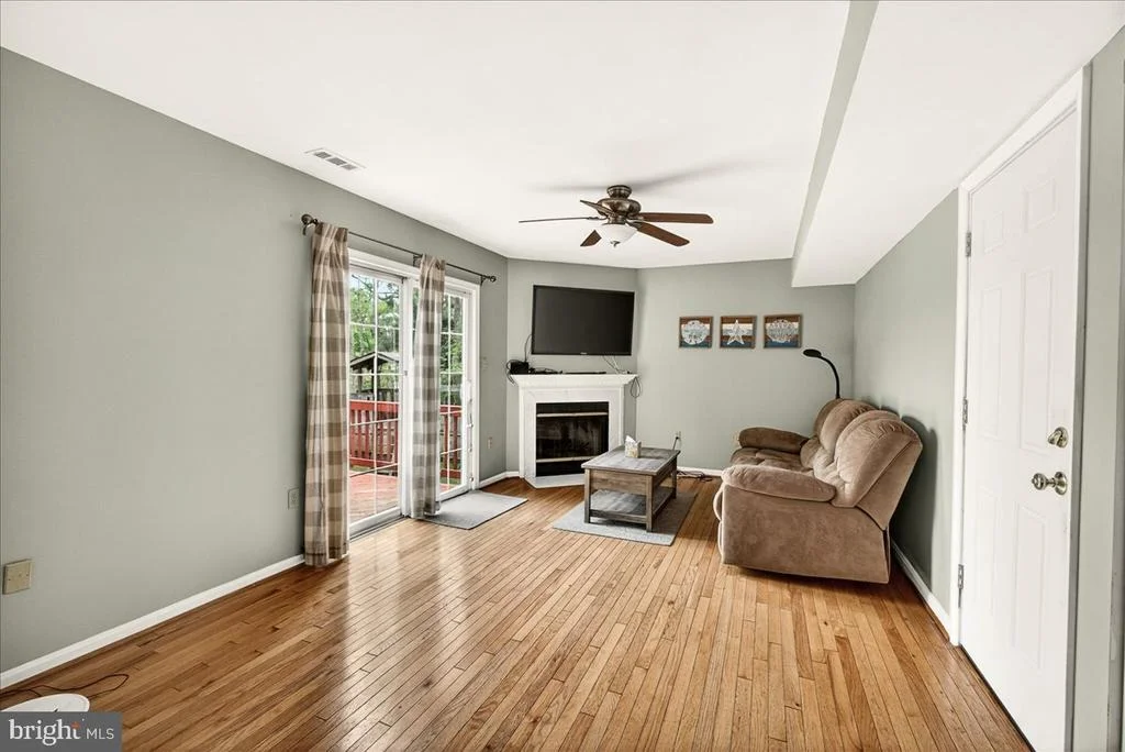 Photo of 3847 HOLLY DRIVE