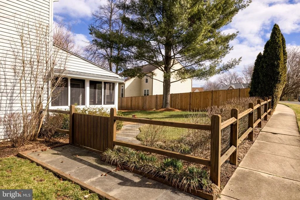 Photo of 6929 SPANKER DRIVE