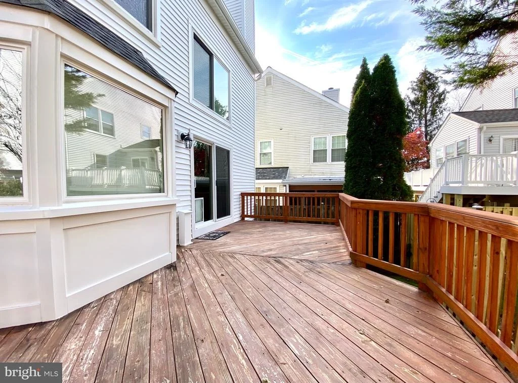 Photo of 14703 PONDSIDE DRIVE