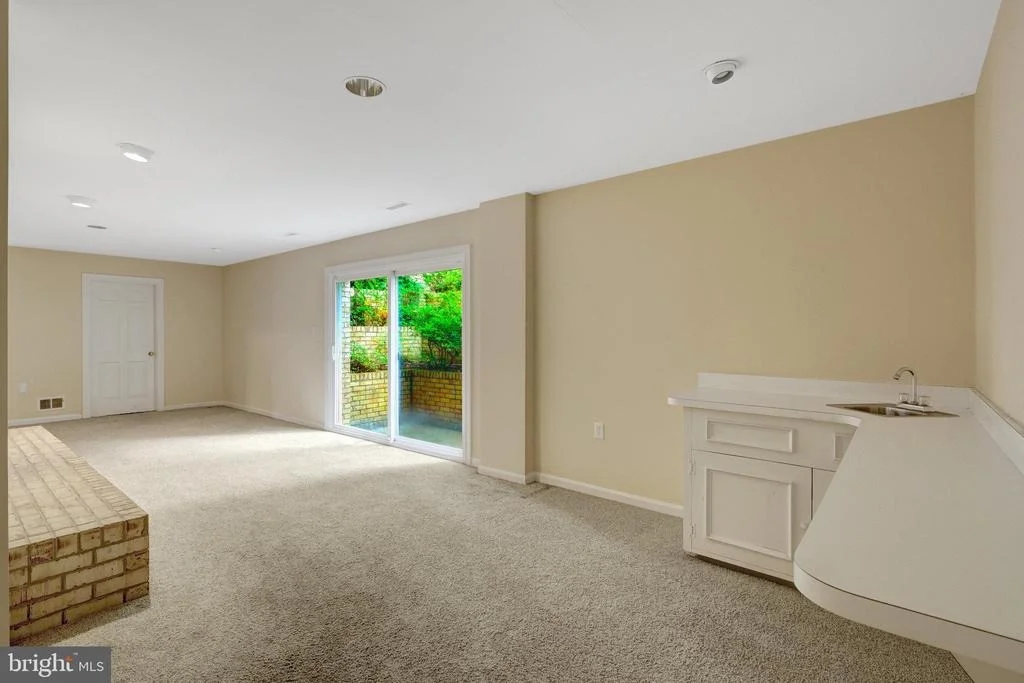 Photo of 1468 HIGHWOOD DRIVE