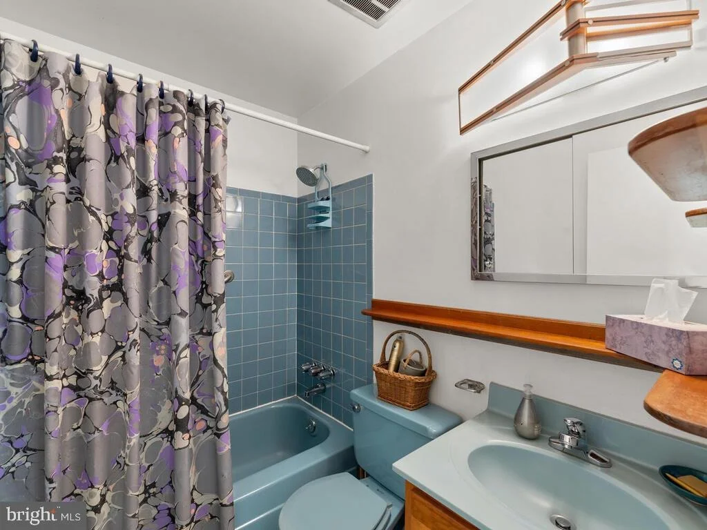 Photo of 5013 ELIOTS OAK ROAD