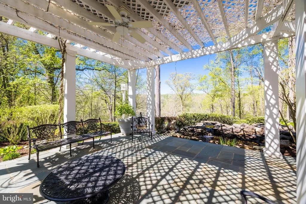 Photo of 658 LIVE OAK DRIVE