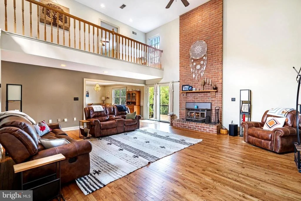 Photo of 955 STAYMAN DRIVE