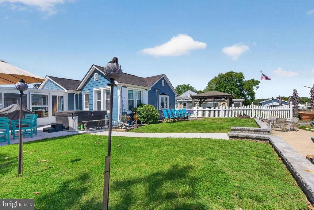 Photo of 6704 RIVER DRIVE ROAD