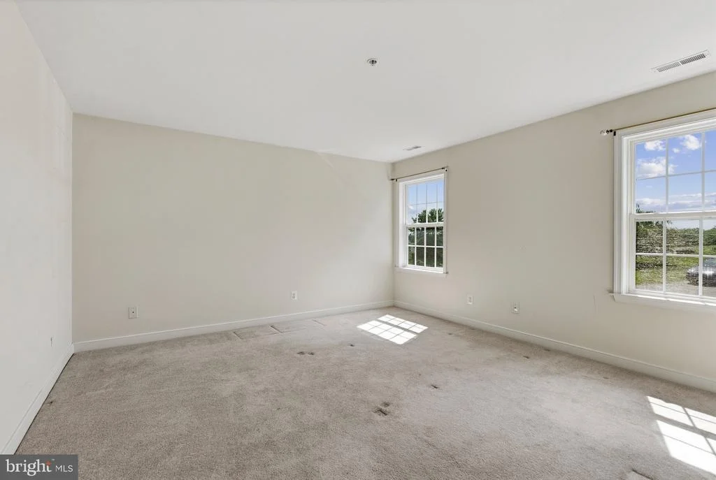 Photo of 915 ZENITH DRIVE