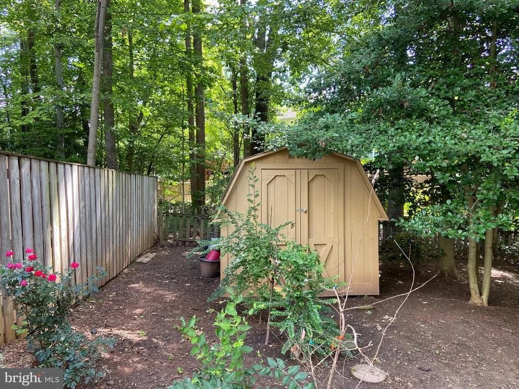 Photo of 15084 HOLLEYSIDE DRIVE