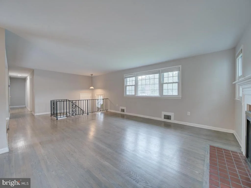 Photo of 4837 RANDOLPH DRIVE